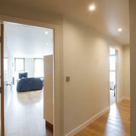 10 Blonk Street Apartment *